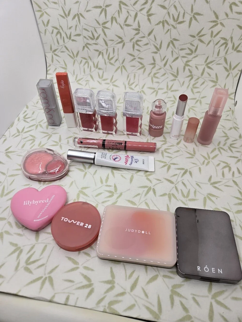 Set Of 15 Korean Pink And Peach Lipgloss, Blush, Eyeshadows Tower 28